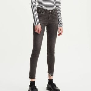 Levi’s 711 Skinny jeans